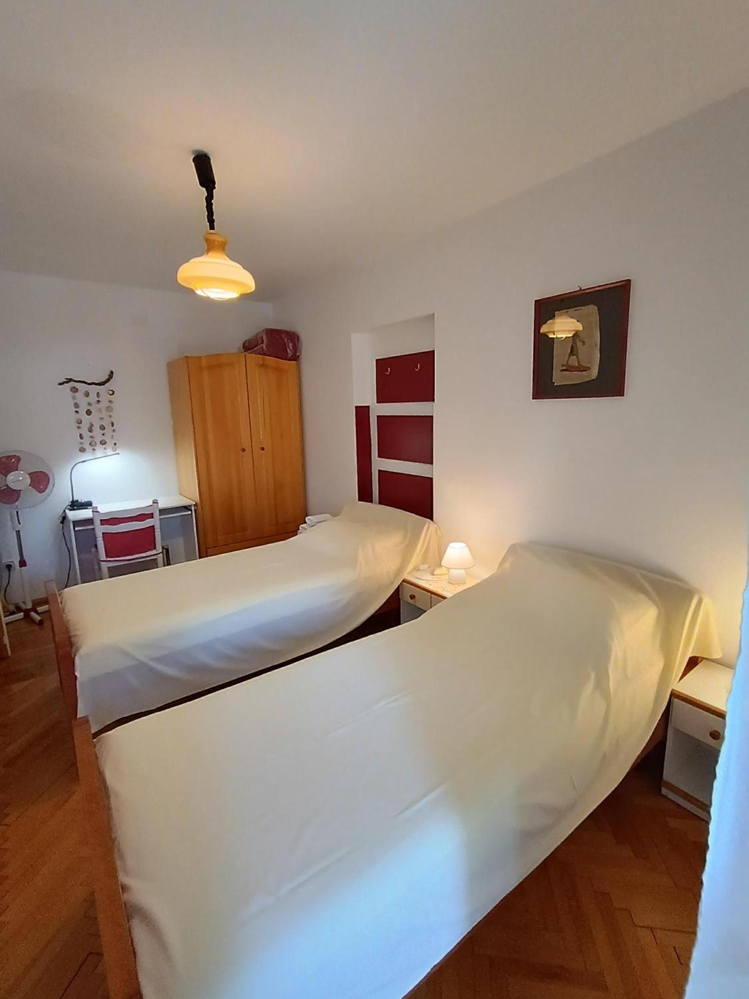 Levak Apartments - Apt. 1 Pjescana Uvala Esterno foto